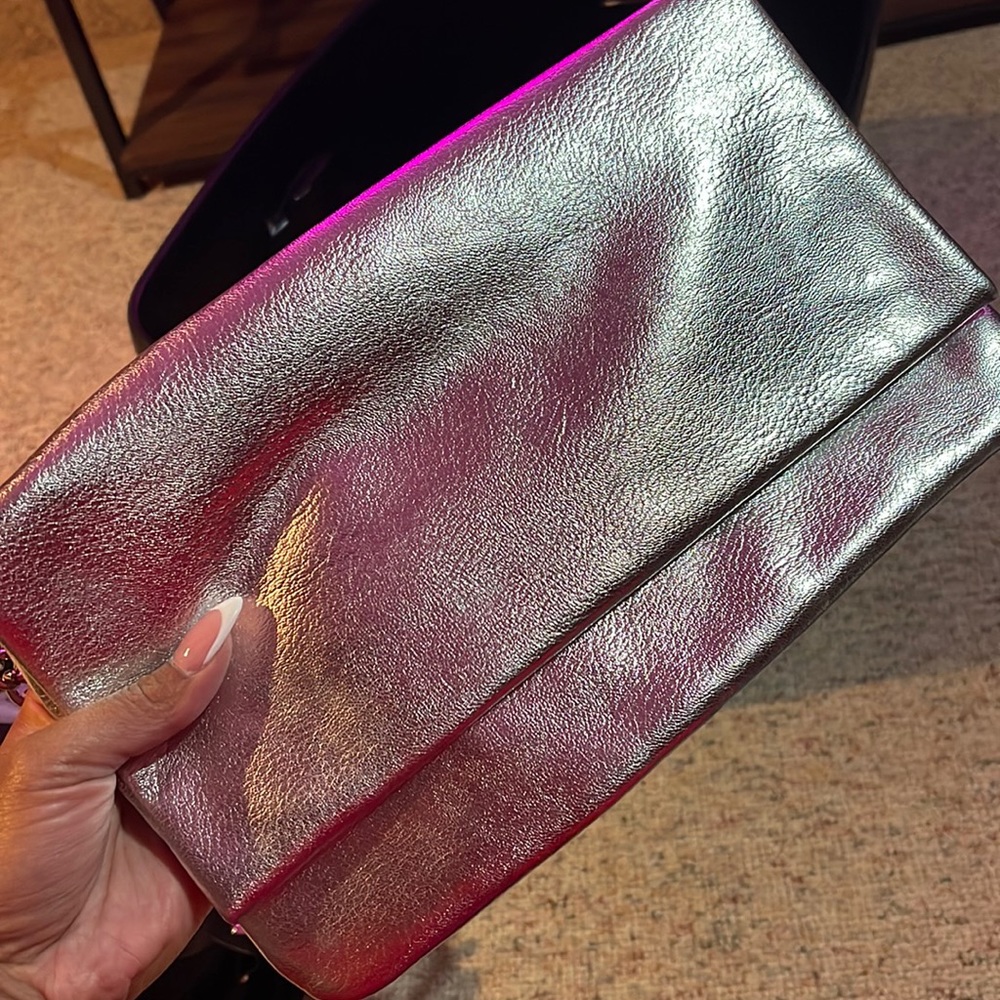 Silver express clutch